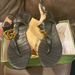 COPY:Gucci Black and Gold Sandals with Luxe Design